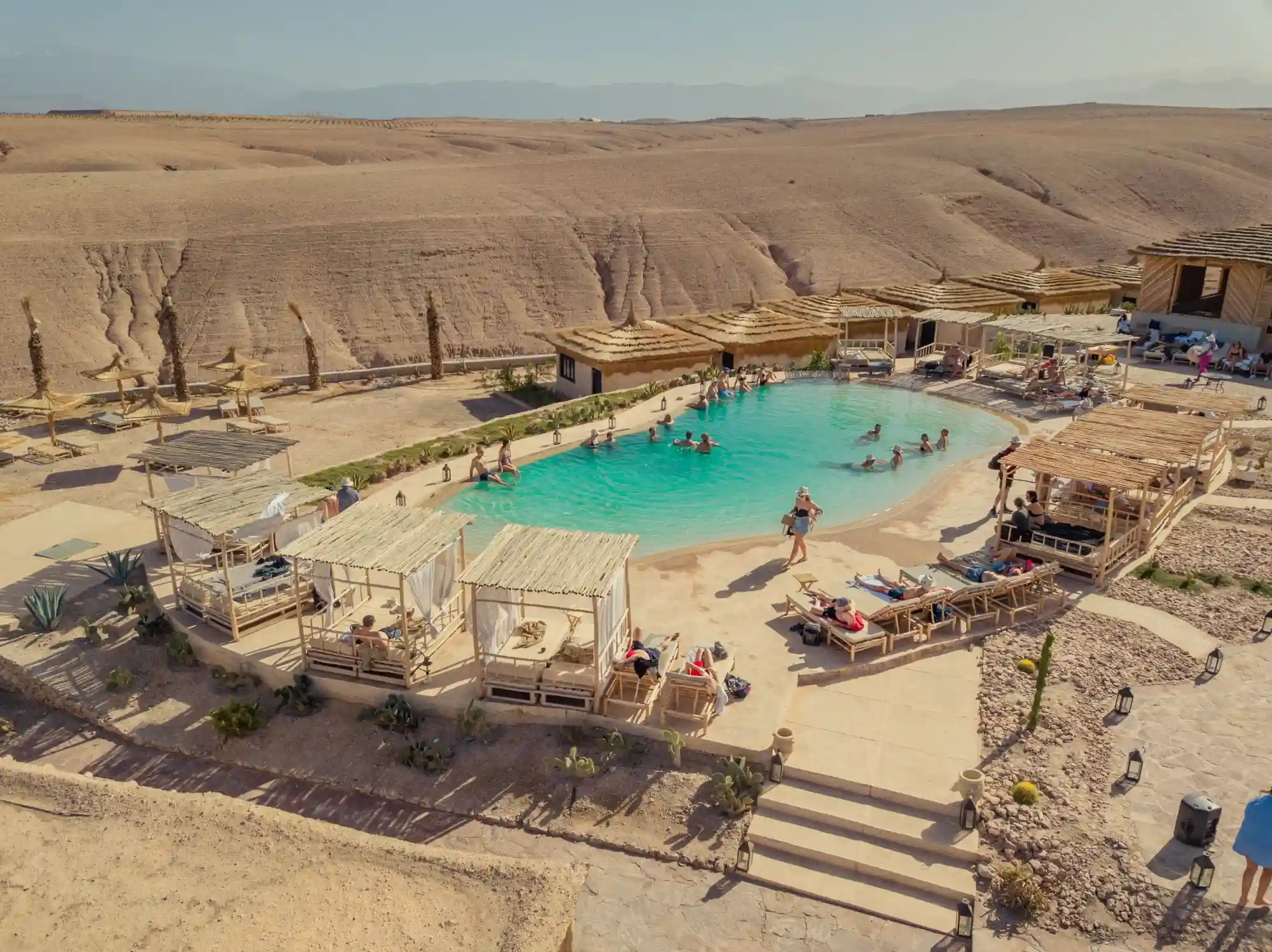 Cadre dans le désert d’Agafay pour un séminaire et un voyage incentive au Maroc