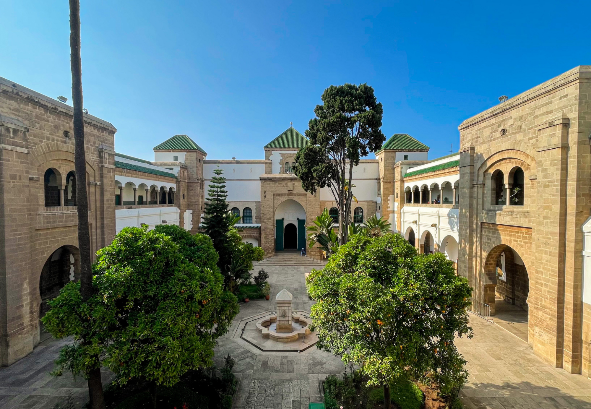 Cour et architecture du quartier des Habous à Casablanca